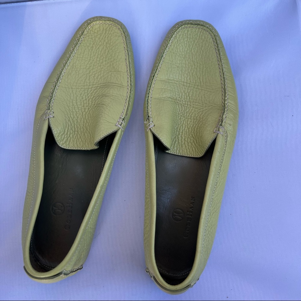 Cole Haan green leather moc toe driving loafer size 9. Casual slip on shoes.